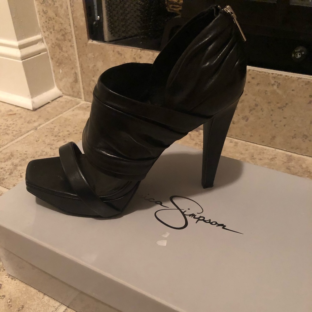 Jessica Simpson black heels